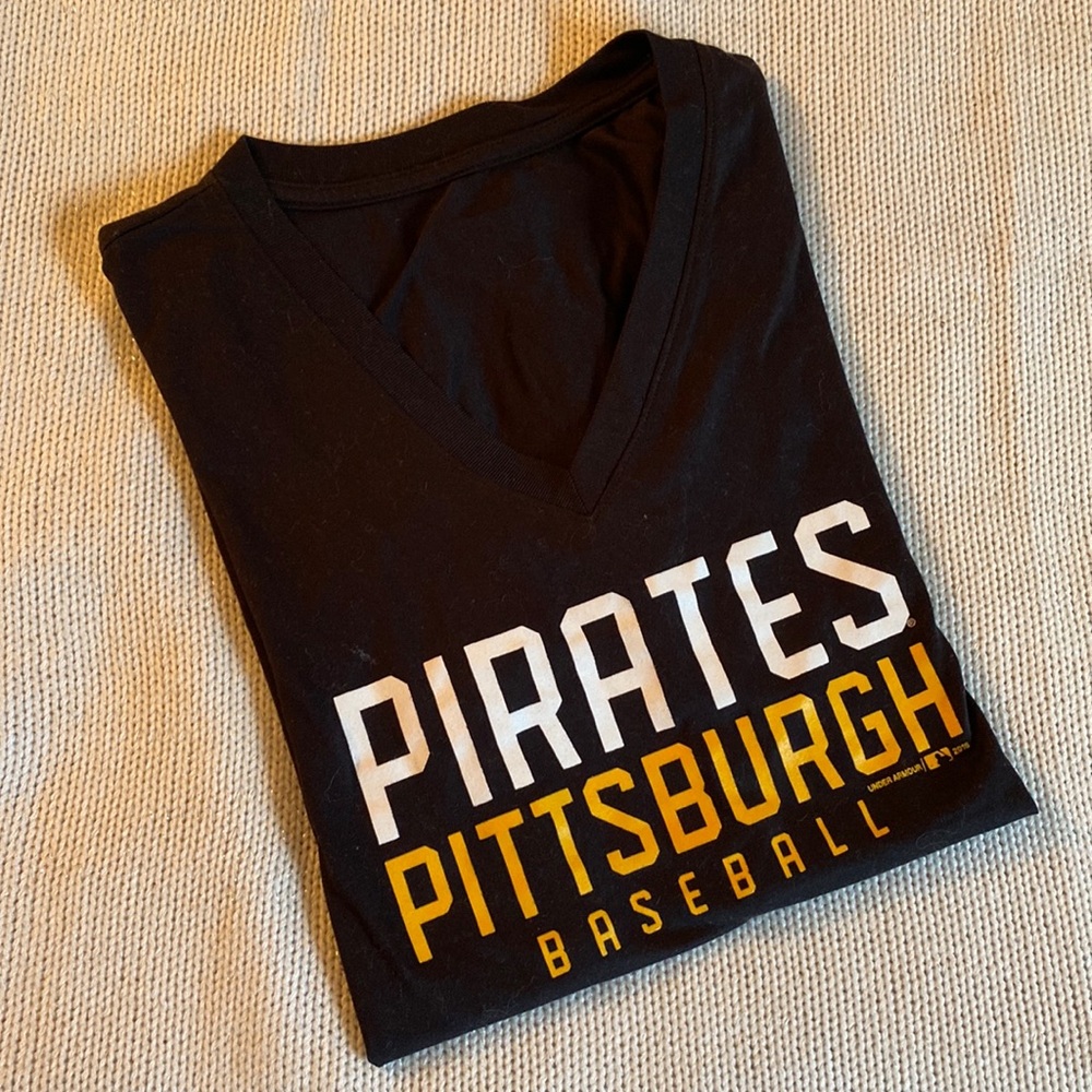 Under Armour Pirates T-shirt
